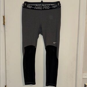 Nike Women's Gray and Black Leggings